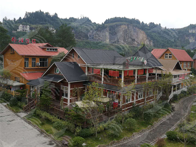 選擇昆明合成樹脂瓦，為南方屋頂雨季防水護航