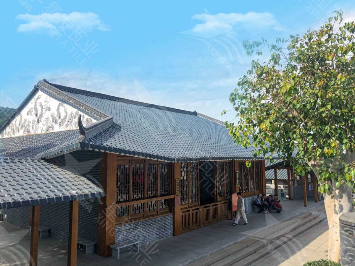 四合院別墅裝飾采光琉璃瓦 隔熱防水堅(jiān)韌紅色樹(shù)脂防腐瓦 昆明仿古建筑樹(shù)脂瓦廠家生產(chǎn)制造